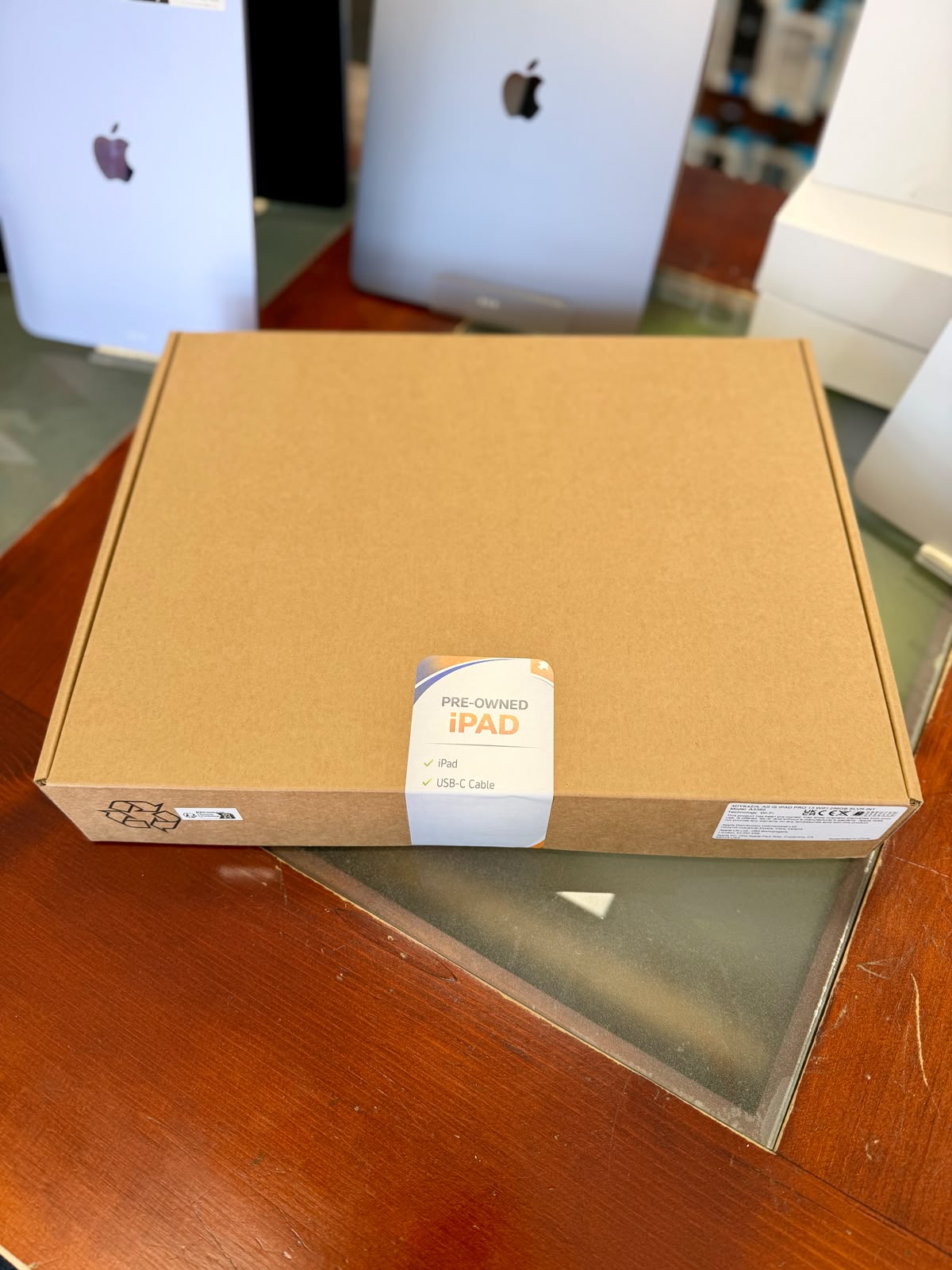 Apple iPad Pro 13" (M5) 2025 - 256GB (Pre-Owned )