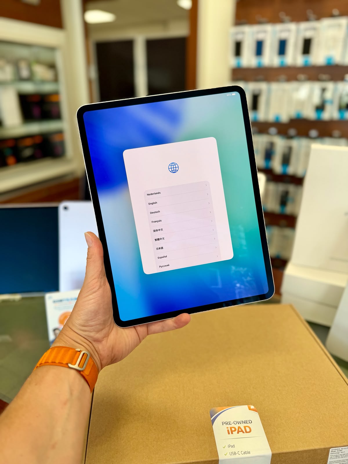 Apple iPad Pro 13" (M5) 2025 - 256GB (Pre-Owned )