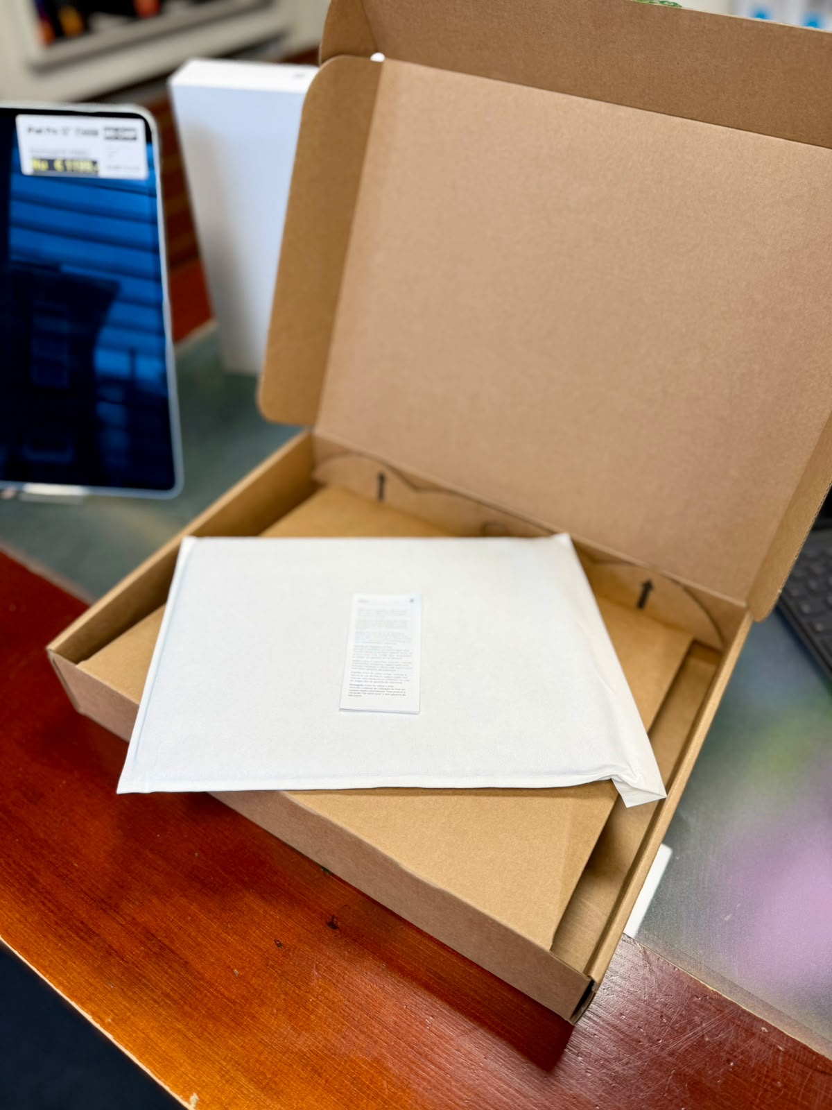 Apple iPad Pro 11" (M5) 2025 - 256GB (Pre-Owned )