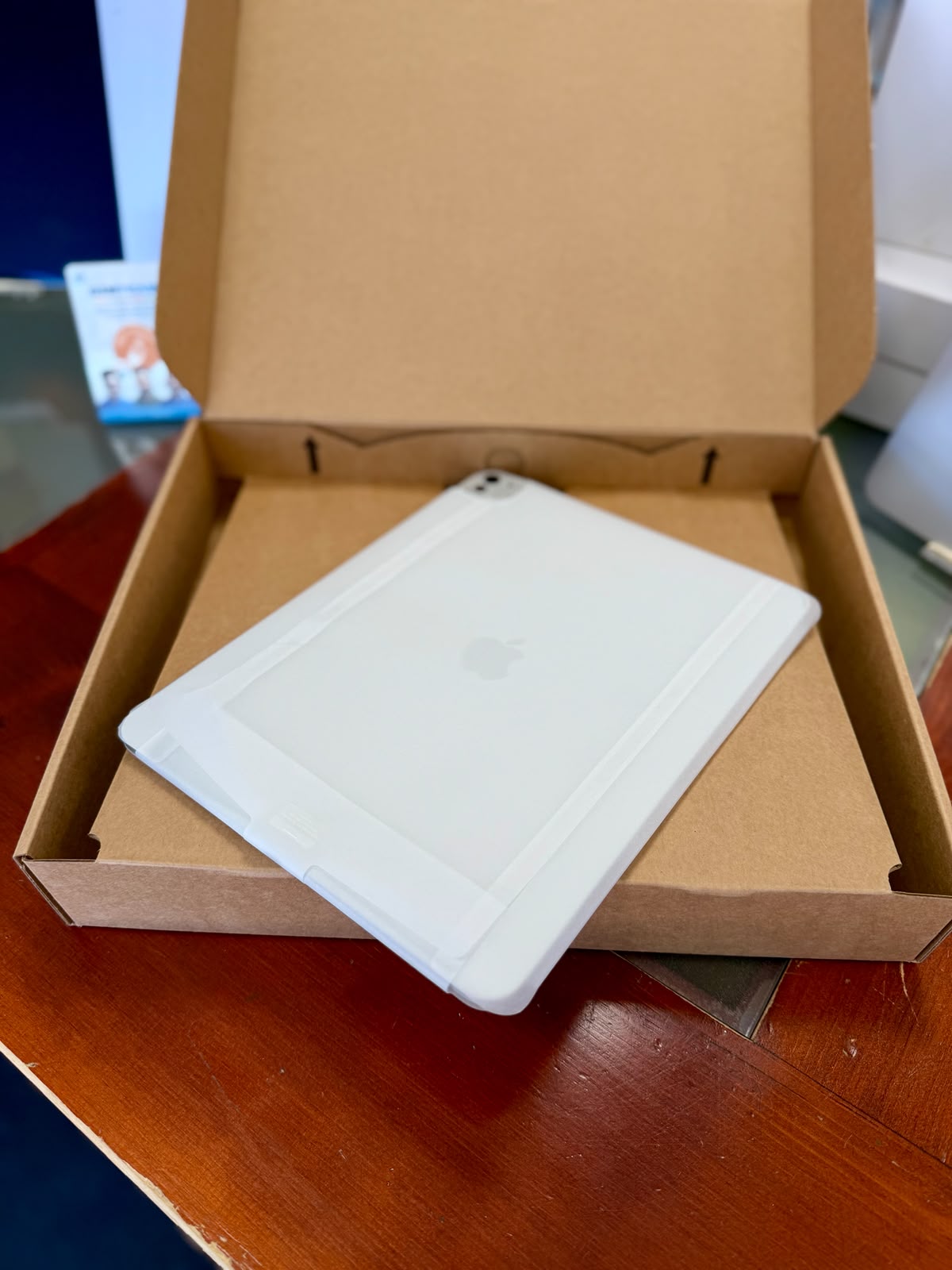 Apple iPad Pro 13" (M5) 2025 - 256GB (Pre-Owned )
