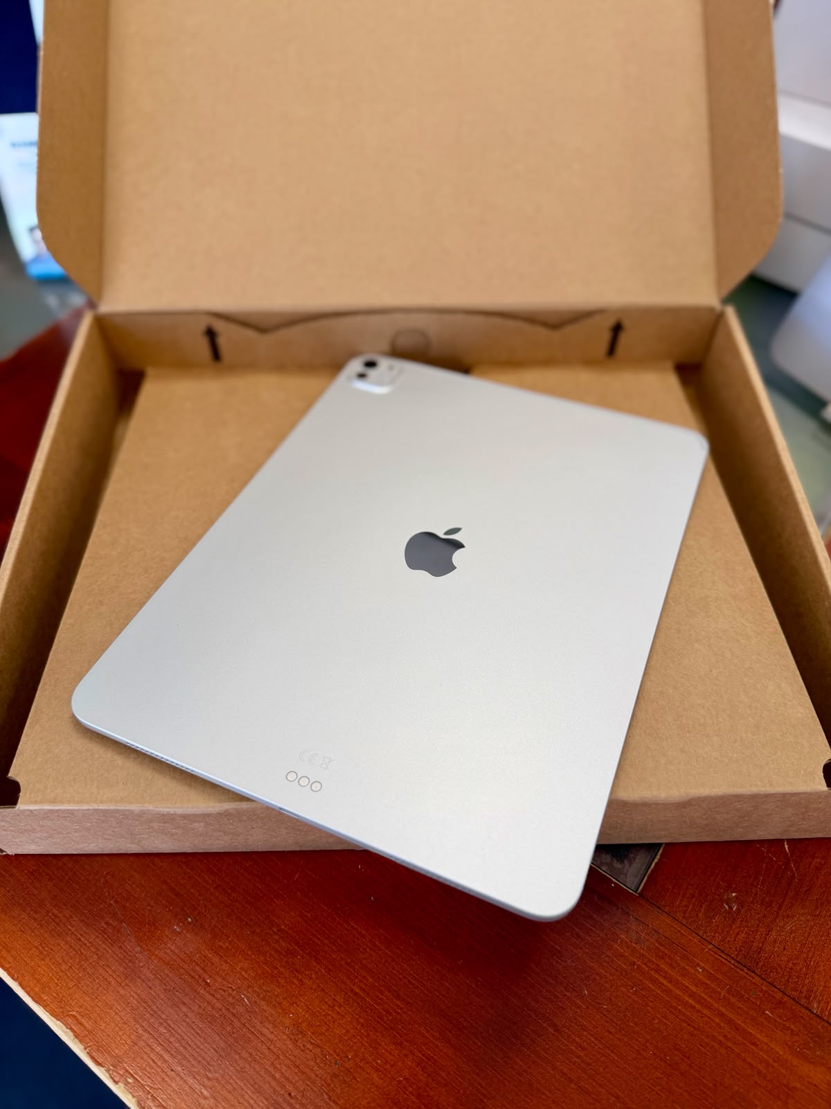 Apple iPad Pro 13" (M5) 2025 - 256GB (Pre-Owned )